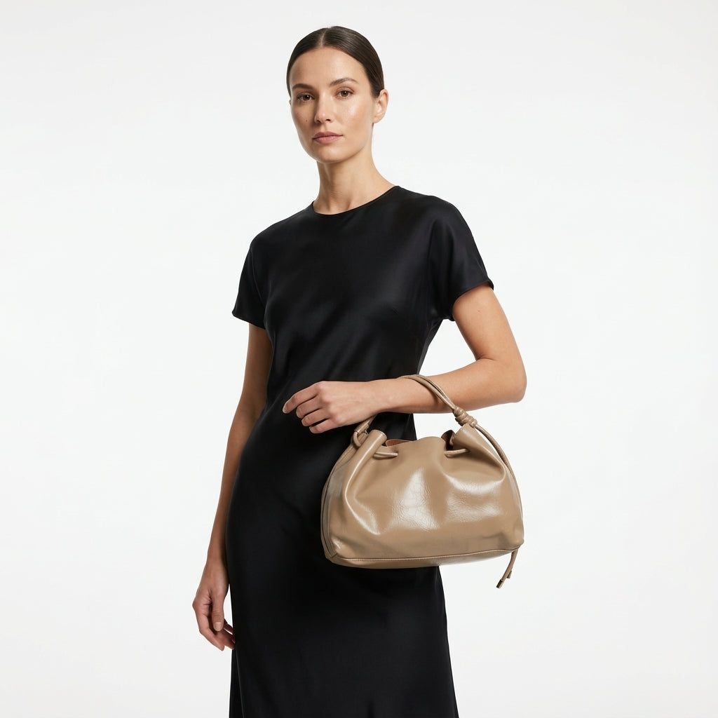 Büzgü Detaylı Yumuşak Dokulu Kadın Omuz ve El Çantası