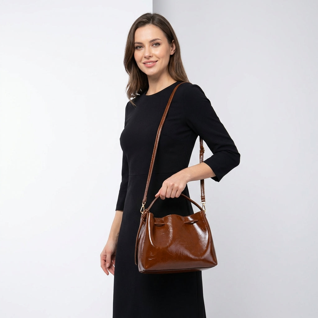 Büzgü Detaylı Yumuşak Dokulu Kadın Omuz ve El Çantası