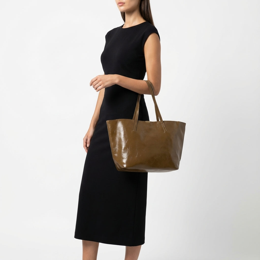 Parlak Dokulu Geniş Kadın Omuz Çantası